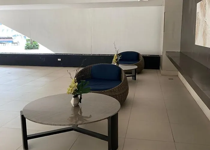 Near Moa - Cozy Staycation 22d Apartment