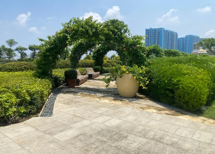 Near Moa - Cozy Staycation 22d Apartment